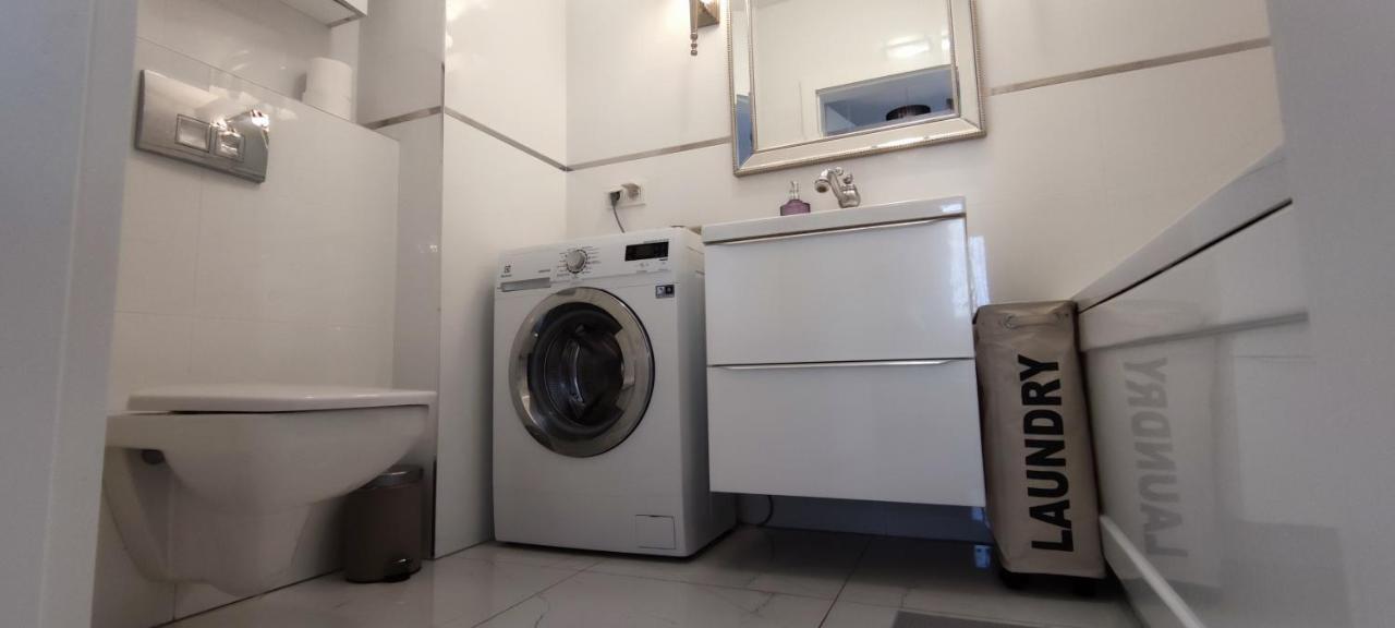 Labo Apartment Fort Wola Varşovia Exterior foto